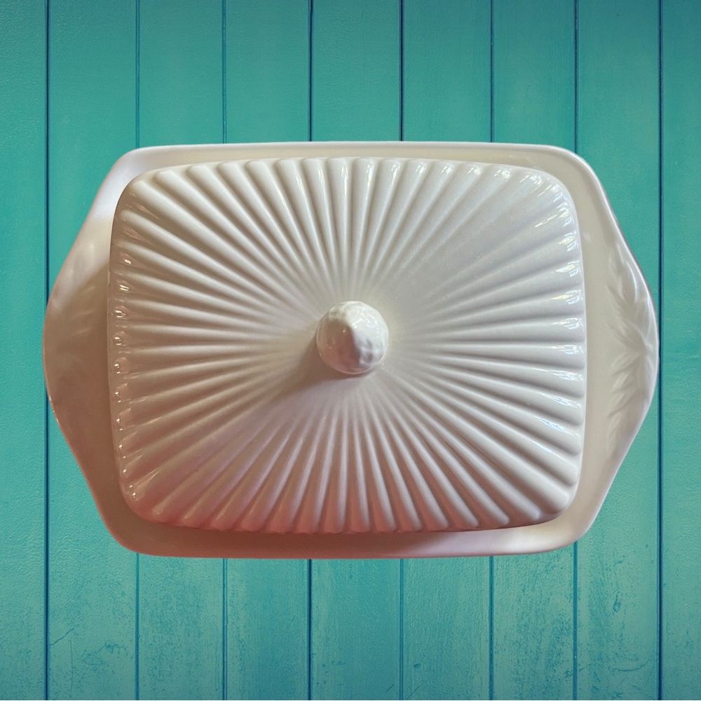 💖 Wedgwood Edme Covered Butter Dish 💖
